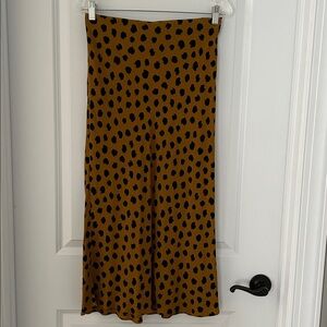 Madewell Midi Skirt with Black Spots, Women’s size 6